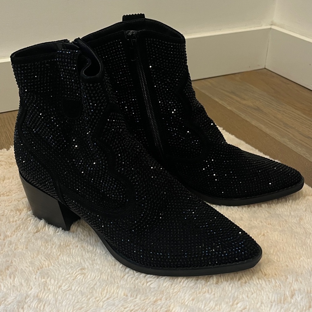 Santorini black crystal fabric cowboy bootie w/interior ankle zipper entry Sz 10
